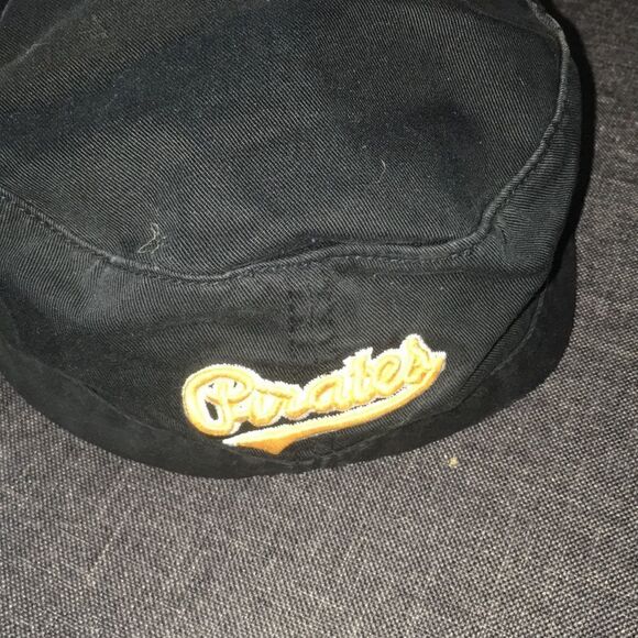 Pittsburgh Pirates black Vintage 1918 Greek style fitted baseball hat cap Small - Picture 2 of 3